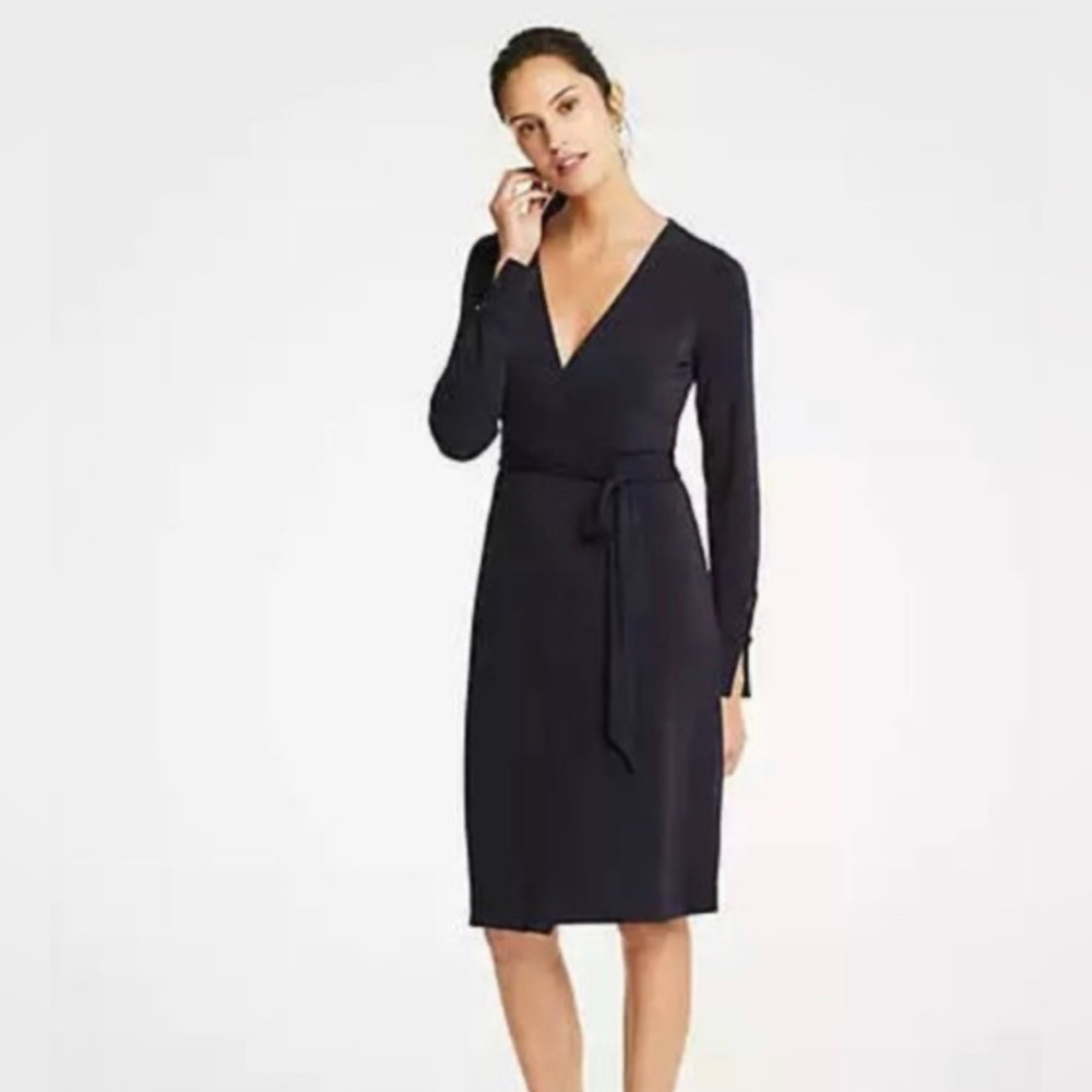 Ann Taylor Wrap Dress in Navy Size 8 petite like new